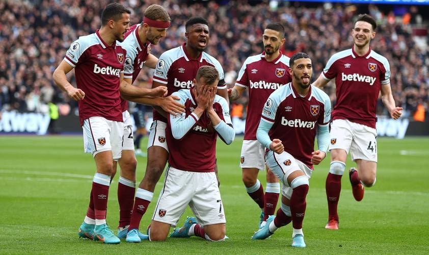 利物浦97分钟被绝平，曼城94分钟被绝平，选择“苟”的球队不配赢