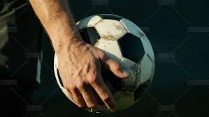 科贝：在阿劳霍遭遇心理问题后，孔德告诉弗里克他愿意踢中卫