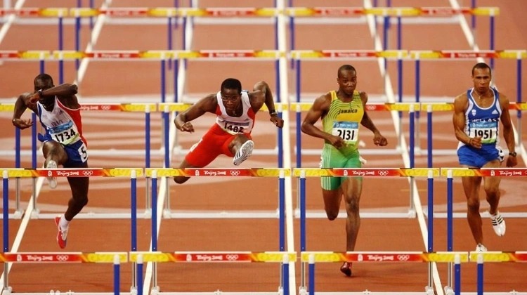 前途无量！萨尔成为NBA历史上单场得到20+得分＆0罚球最年轻的中锋